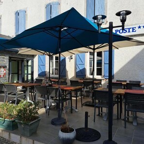Terrace/patio - Hotel de la poste (Alos-Sibas-Abense)
