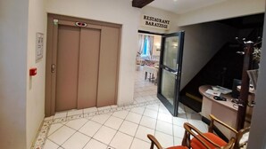 Reception - Hotel de la poste (Alos-Sibas-Abense)