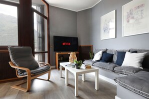 Villa panorámica | Área de sala de estar | Televisión de pantalla plana