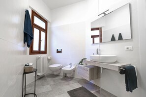 Panoramic Villa | Bathroom - Perry's Home (Pognana Lario)