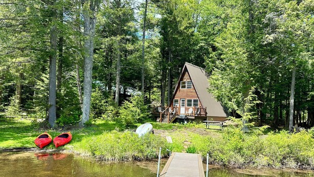 Exterior - Waterfront -Cozy Camp Triangle (Stratford)