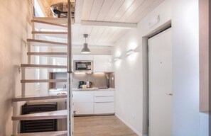 Mikrovågsugn, spishäll och diskmaskin
