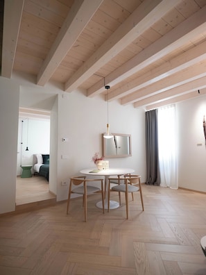 Luxury Apartment, Non Smoking, Balcony | Premium bedding, down comforters, pillowtop beds, minibar - Palazzo Ciopeta (Verona)