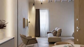 Executive-Studiosuite, Nichtraucher | Wohnbereich | Smart-TV