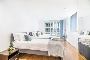 2 habitaciones, escritorio, tabla de planchar con plancha y wifi gratis