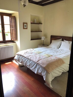 3 Schlafzimmer, Bügeleisen/Bügelbrett, Bettwäsche
