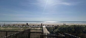2-Room Apartment with Sea View, Close to Beach and Parking in Saint-Gilles-Croix-de-Vie