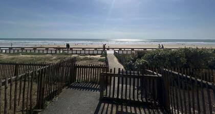 2-Room Apartment with Sea View, Close to Beach and Parking in Saint-Gilles-Croix-de-Vie