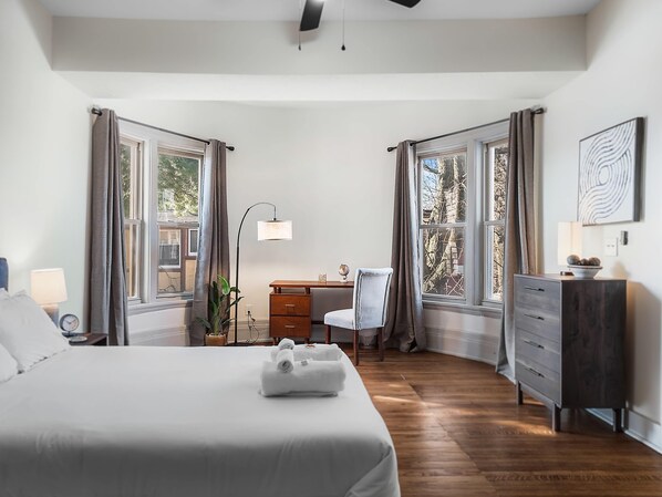 1 habitación, escritorio, tabla de planchar con plancha y wifi 