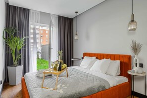 2 bedrooms, iron/ironing board, WiFi, bed sheets - Lumina luxury apartment with garden (Łódź)