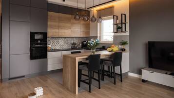 Refrigerador, microondas, horno, placa de cocina