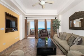 TV, DVD-spiller og kontorer