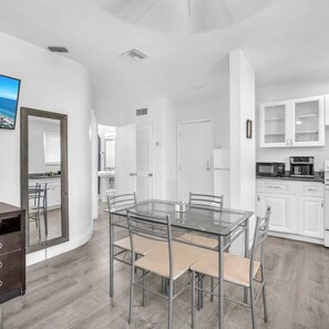 House | 2 bedrooms - Ultimate Beach Getaway (Hollywood)