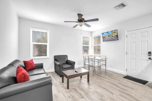 Maison, fumeurs | 1 chambre