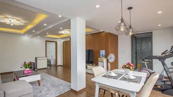 Luksus-lejlighed - søudsigt | Premium-sengetøj, senge med topmadrasser, individuelt design