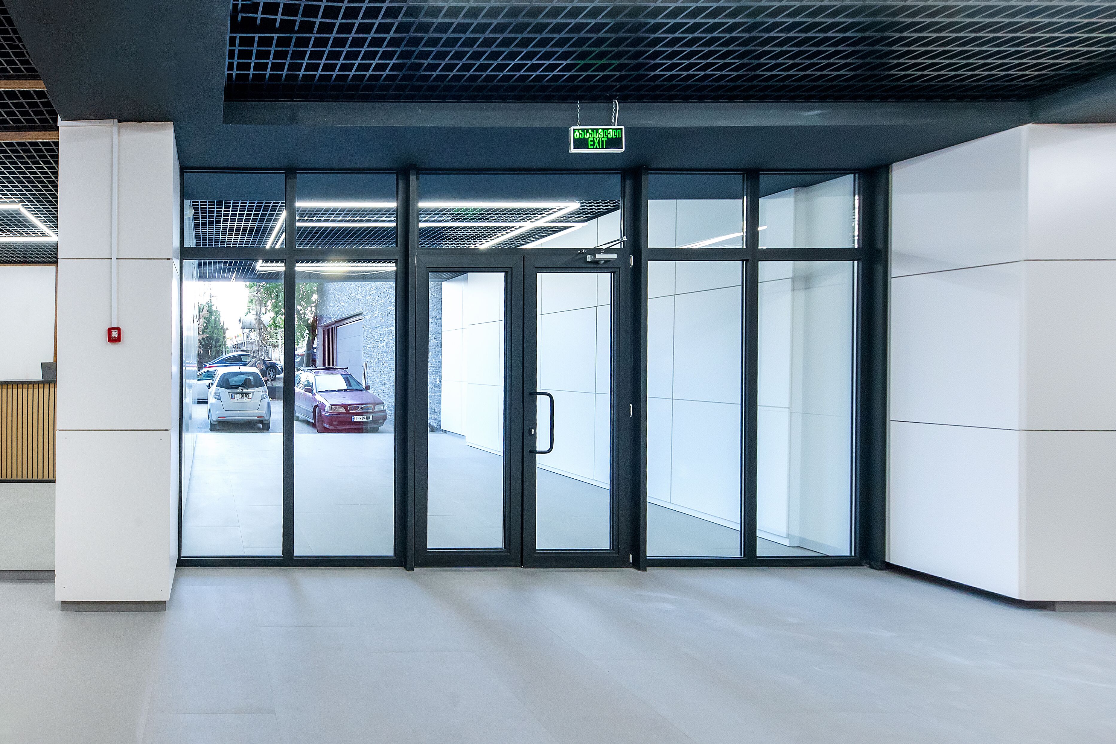 숙박 시설 입구