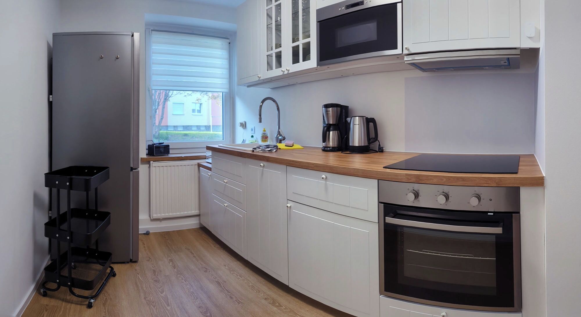 Geladeira, micro-ondas, fogão, cooktop