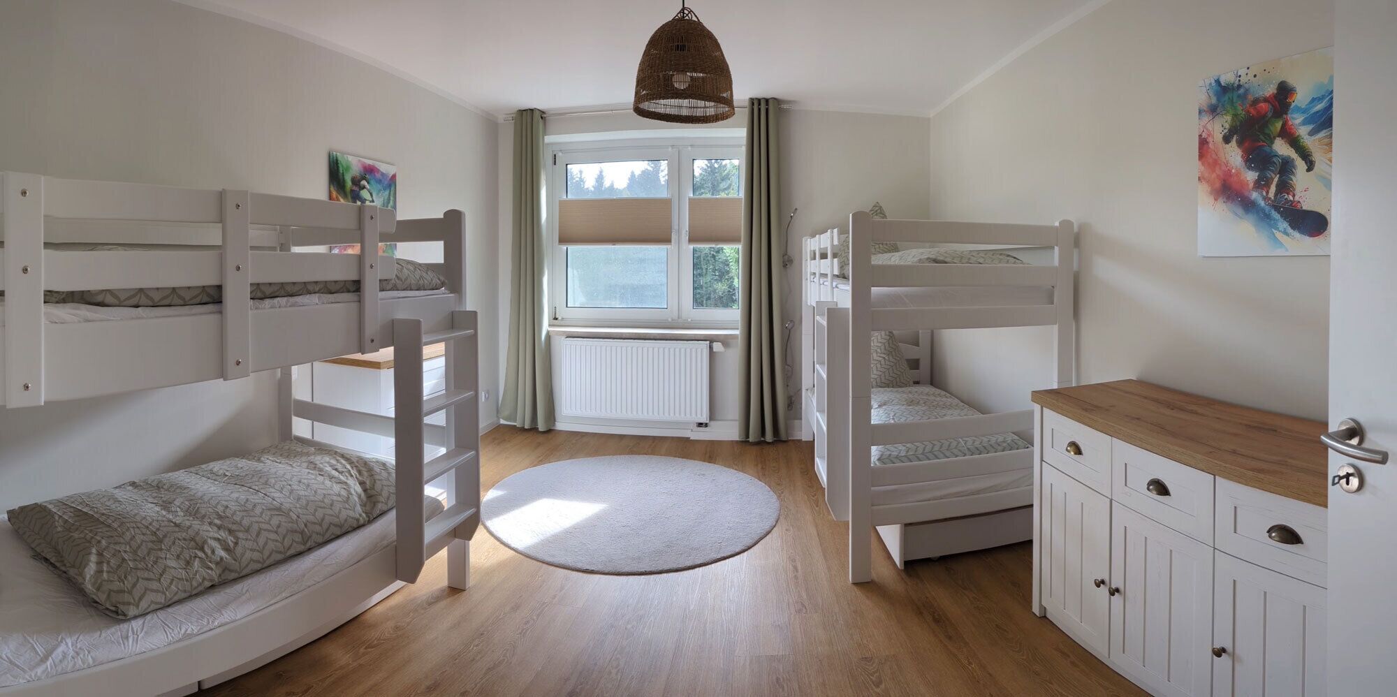 2 quartos, berço de viagem, Wi-Fi de cortesia, roupa de cama