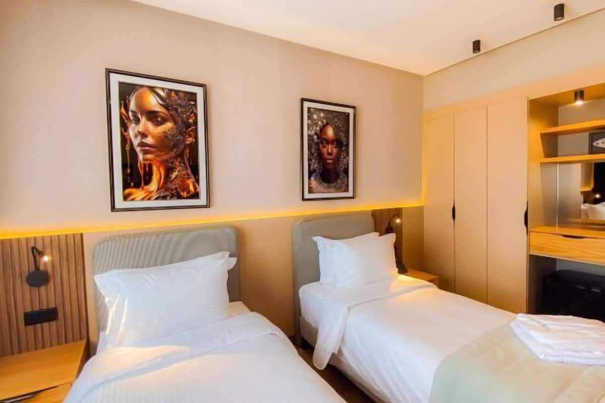 1 slaapkamer, een kluis op de kamer, gratis wifi, beddengoed