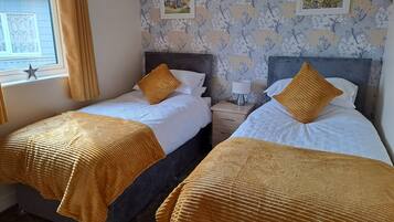 Chalet | 2 bedrooms, iron/ironing board, free WiFi, bed sheets