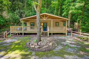 Exterior - Cozy Gburg Cabin Getaway: Fire Pit & Fun, Pets OK (Gatlinburg)