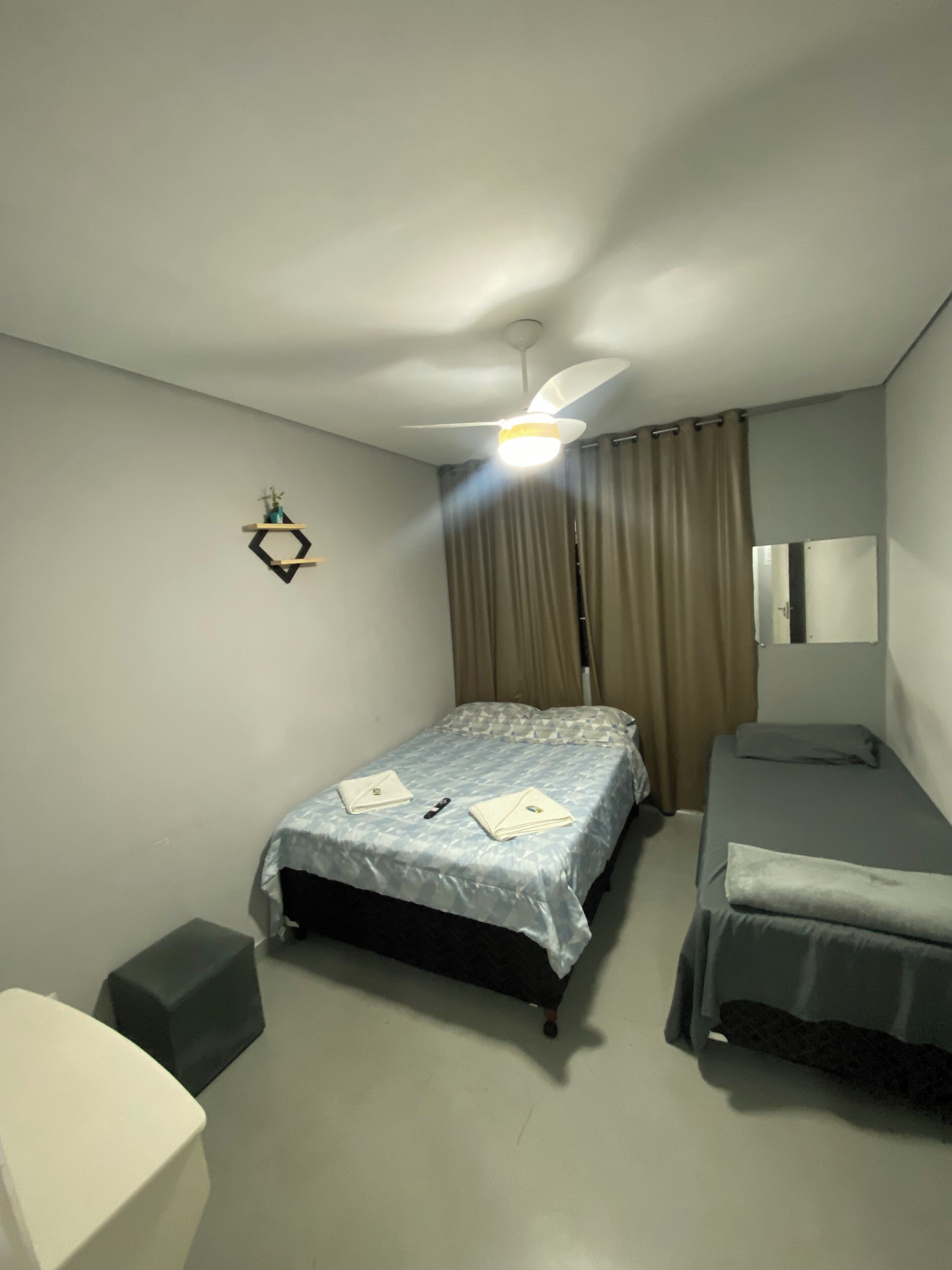 Wi-Fi de cortesia, roupa de cama