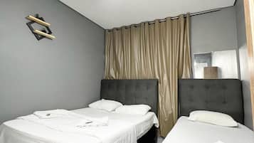 Habitación clásica con 1 cama doble o 2 individuales | Wifi gratis y ropa de cama