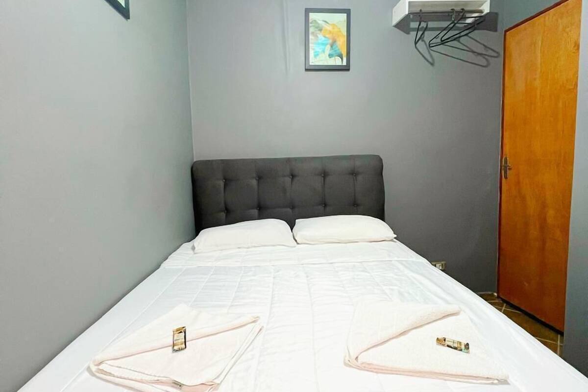 Quarto conforto | Wi-Fi de cortesia, roupa de cama