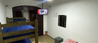 โฮสเทล แอนพราโด