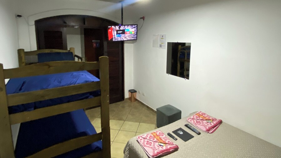 ホステル アンプラド