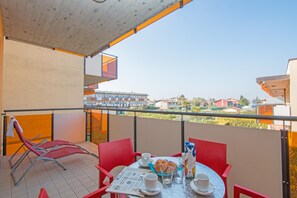 Leilighet, bassengutsikt | Terrasse/patio