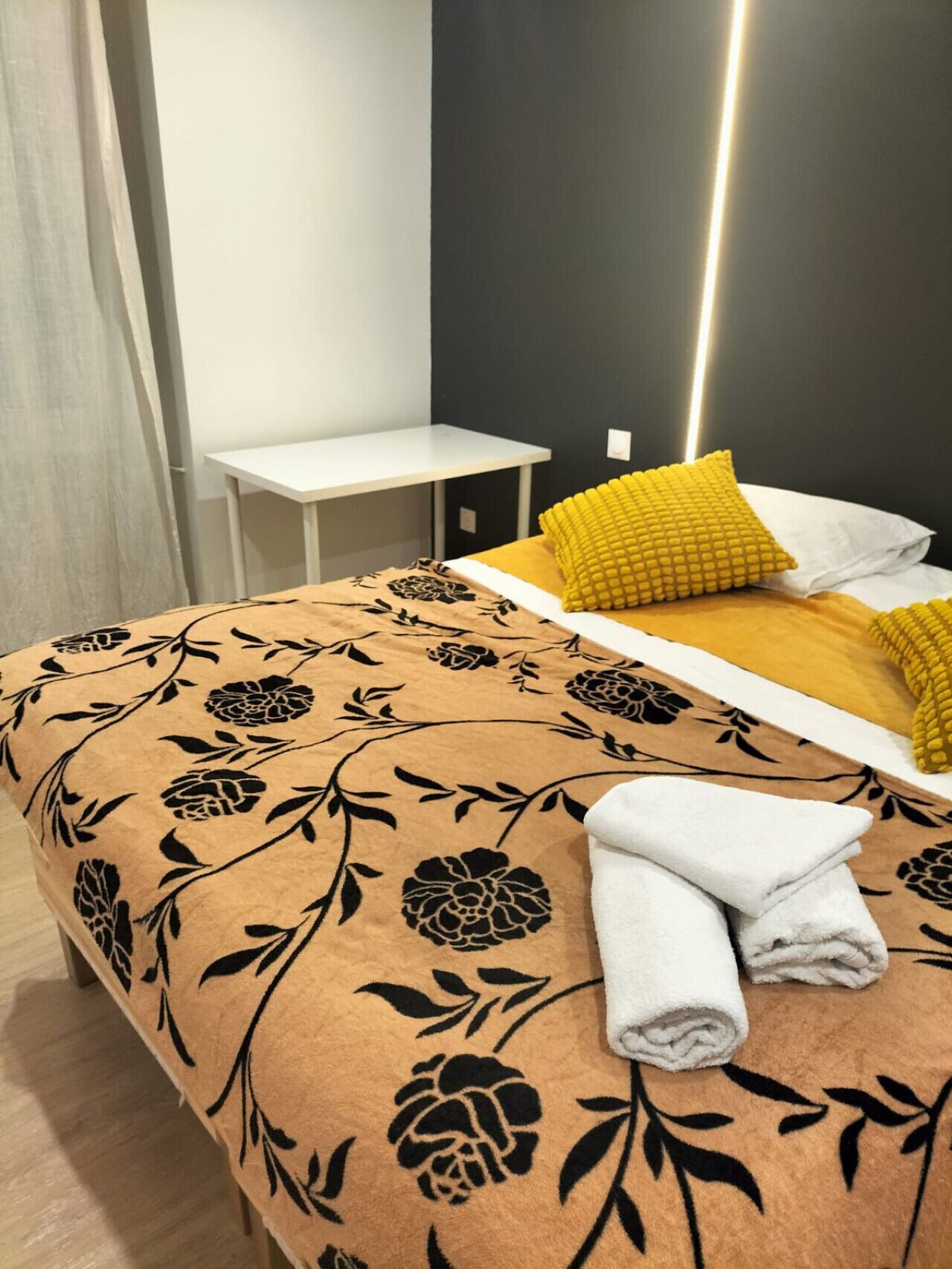 1 chambre, bureau, lit parapluie, Wi-Fi