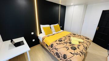 1 Schlafzimmer, Schreibtisch, Reisekinderbett, WLAN
