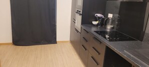 Réfrigérateur, cafetière/bouilloire