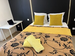 1 bedroom, desk, travel crib, WiFi - Work`n`Sleep Mulhouse (Mulhouse)