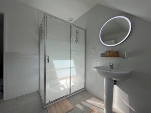 Hårtørrer, håndklæder, Toiletpapir