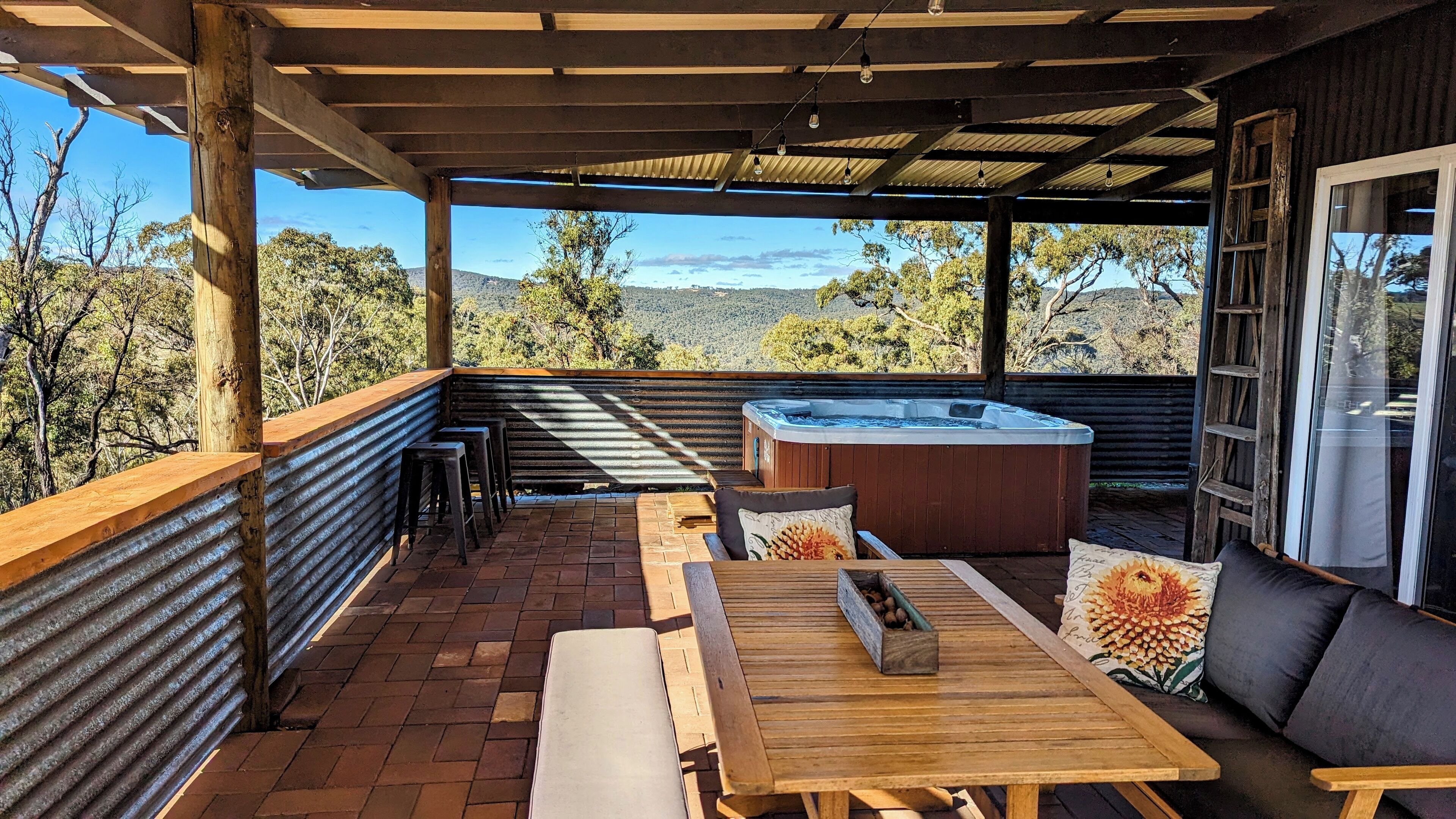 屋外ダイニングエリア