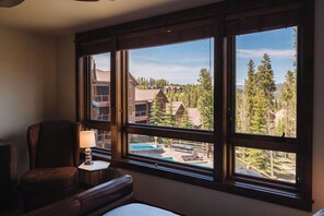 Interior - ✨ Seasons at BlueSky - Lux Penthouse 🏔️ Ski In/Ski Out 🎿 Spa 🧖‍♀️Resort Pool (Breckenridge)