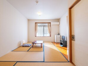 Basic Quadruple Room | Desk, free WiFi, bed sheets - KITAKARUIZAWA KOGEN HOTEL  (Tsumagoi)