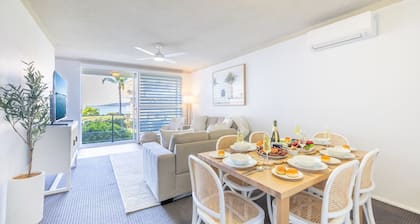Bella Vista, 8-19 Shoal Bay Rd - views, air con and Wi-Fi