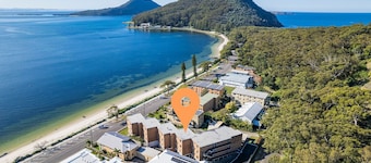 Bella Vista, 8-19 Shoal Bay Rd - views, air con and Wi-Fi