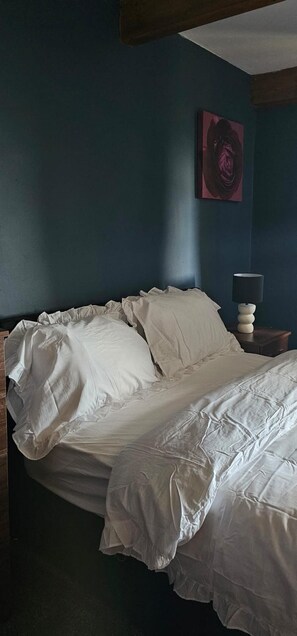 House | 3 bedrooms, iron/ironing board, free WiFi, bed sheets - Delightful Space-view Farmhouse Astronauts Lodge (Bacup)
