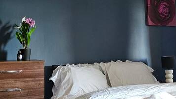 House | 3 bedrooms, iron/ironing board, free WiFi, bed sheets