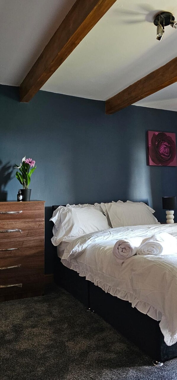 House | 3 bedrooms, iron/ironing board, free WiFi, bed sheets - Delightful Space-view Farmhouse Astronauts Lodge (Bacup)