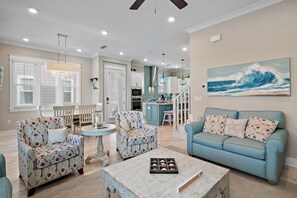 TV - 6- Seater Golf Cart | Resort Pool | 30A (Panama City)