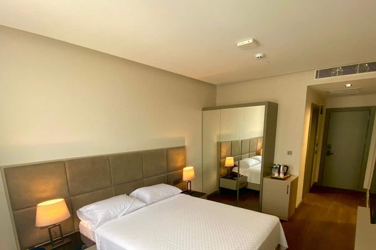 Economy Room