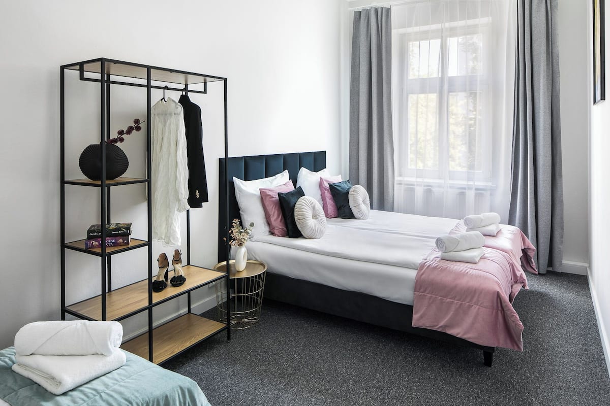 Apartamento ejecutivo | 2 dormitorios, ropa de cama hipoalergénica, mobiliario individual