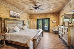 5 bedrooms, iron/ironing board, free WiFi, bed sheets - Sleeps 22 with Fire Pit, View, Hot Tub, Game Room, Pool and Sport Court Access (Sevierville)