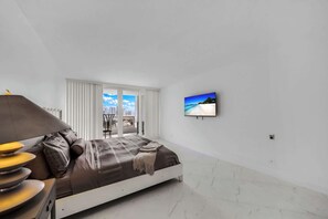 4 habitaciones, escritorio, tabla de planchar con plancha y wifi 
