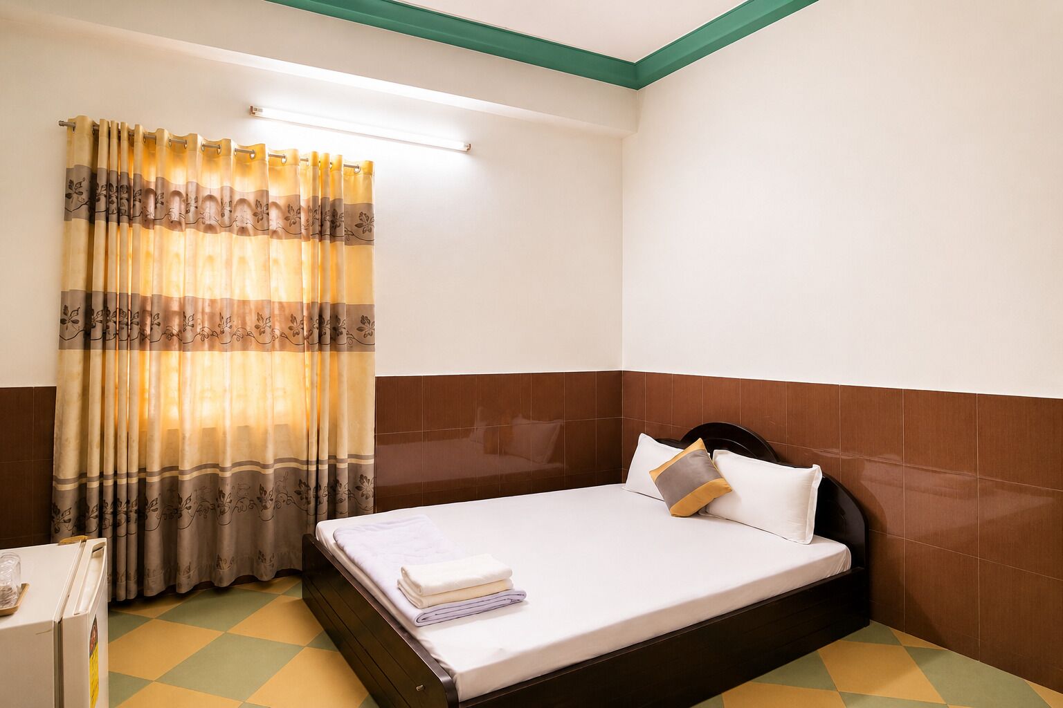 Double Room | Blackout curtains, soundproofing, free WiFi, bed sheets